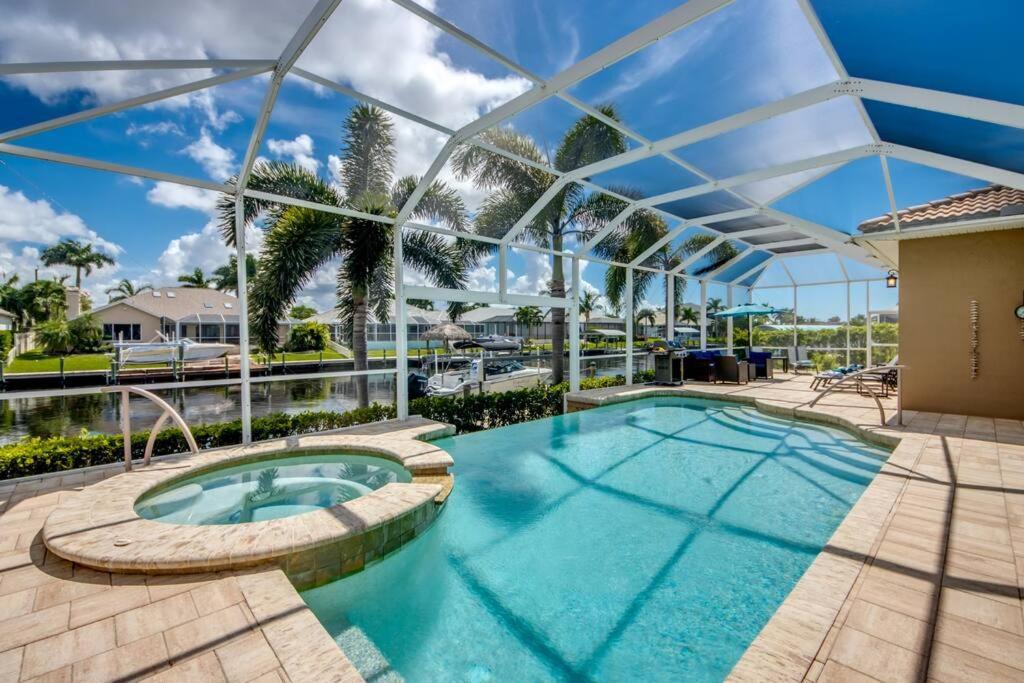 Villa Martinique By Coralvilla Cape Coral Exterior photo